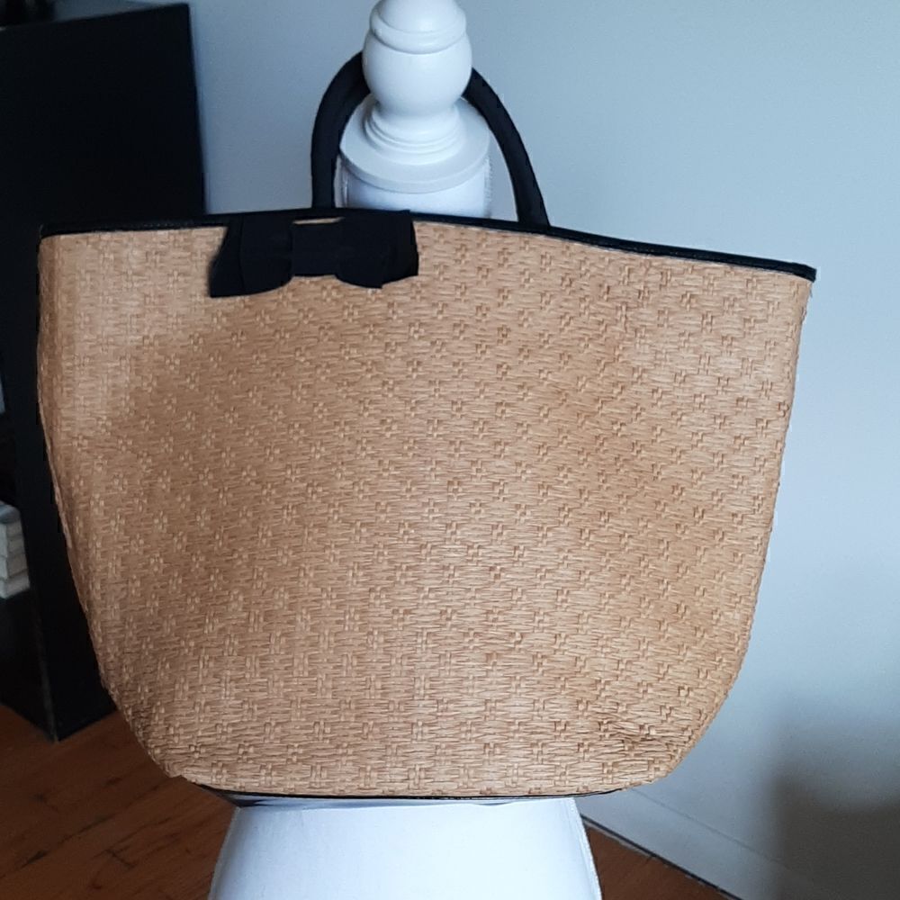 NWT Bath & Body Works straw tote